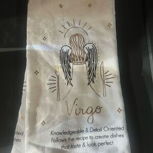 Isaac Mizrahi White and Gold Kitchen Towel Set